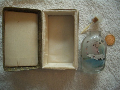 Snuff bottle glas - snuff,