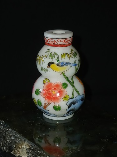 Snuff bottle milchglas - snuff,